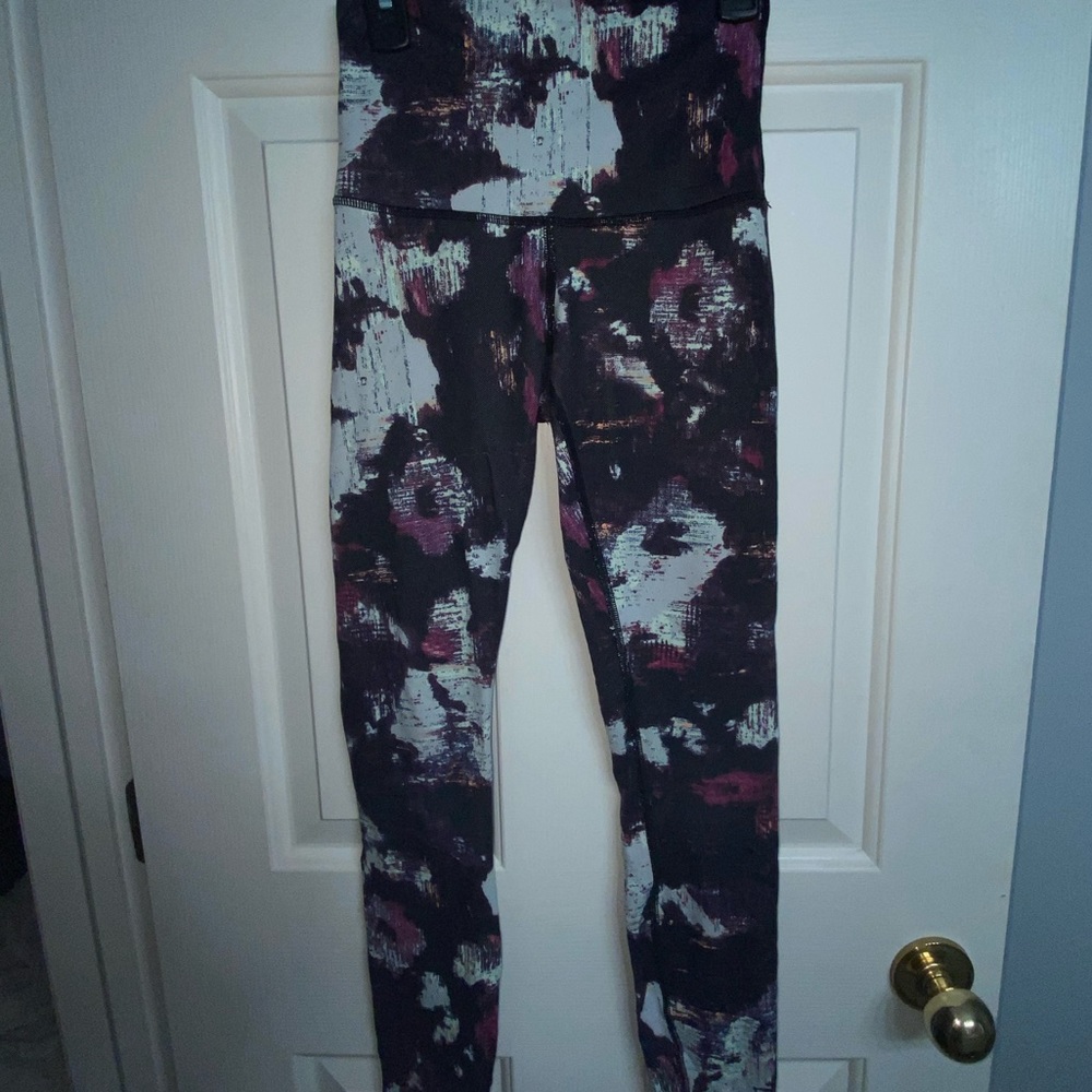 LULULEMON LEGGINGS SIZE 2